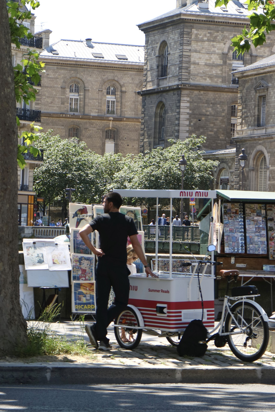 Paris, photo by Leilani Streshinsky