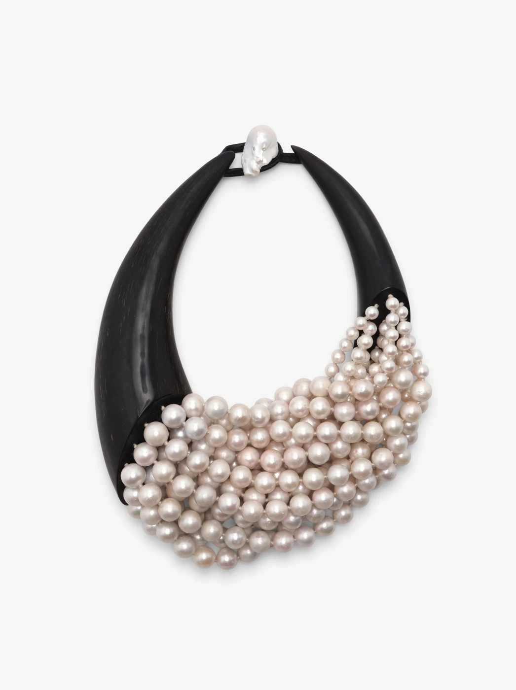 Necklace: horn, freshwater pearls: €6.240