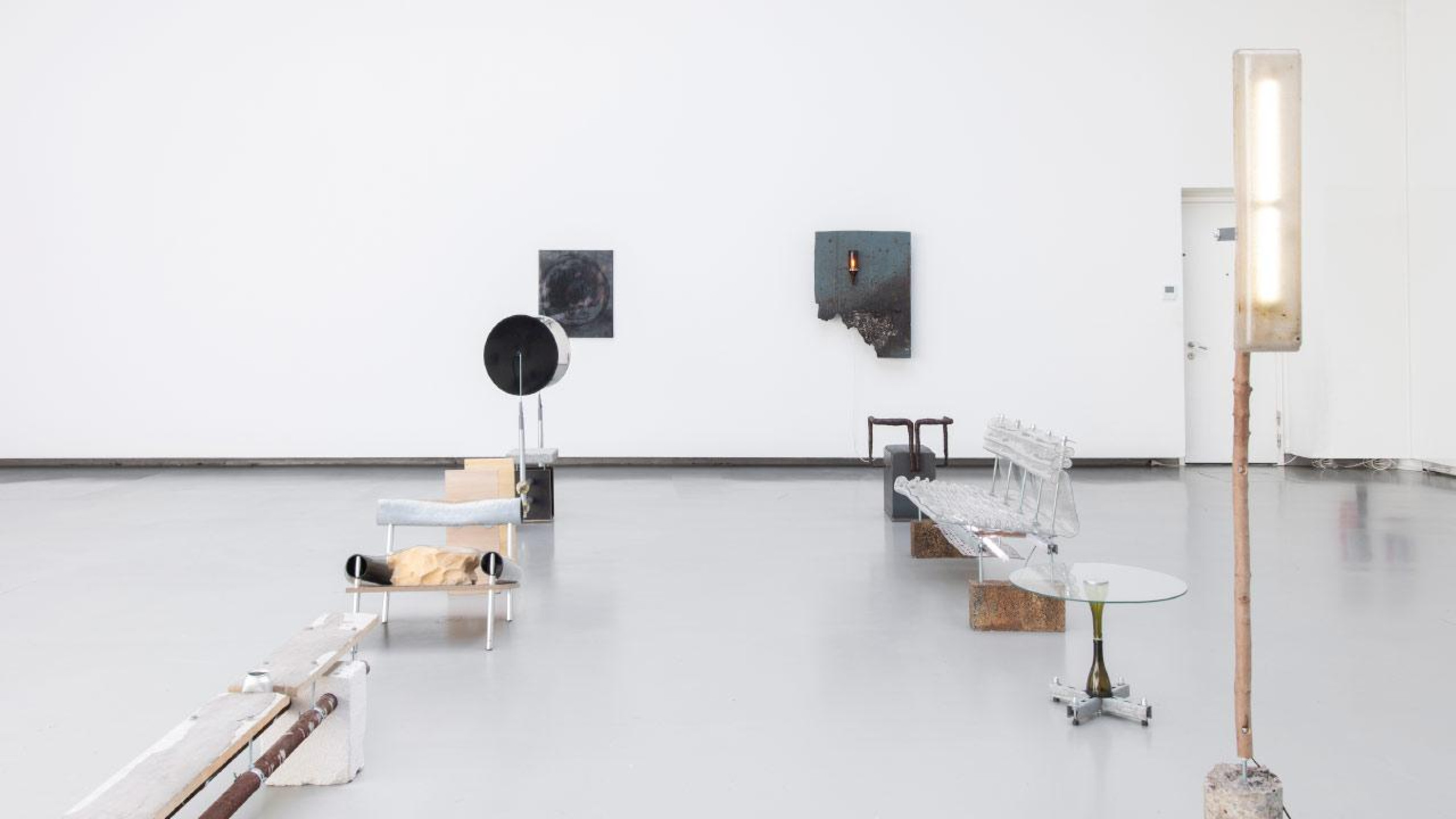 Vue de l'exposition d'Eva Nielsen « Aster », La Verrière 2025 © Isabelle Arthuis / Fondation d'entreprise Hermès