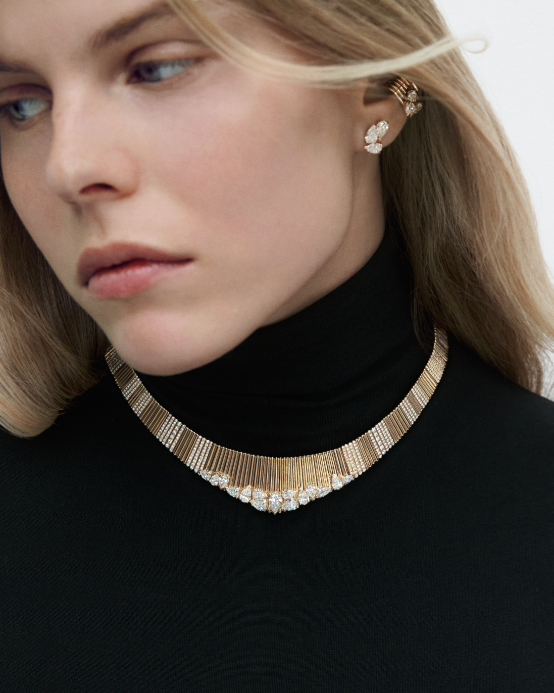 Blast Plastron necklace in pink gold paved with diamonds