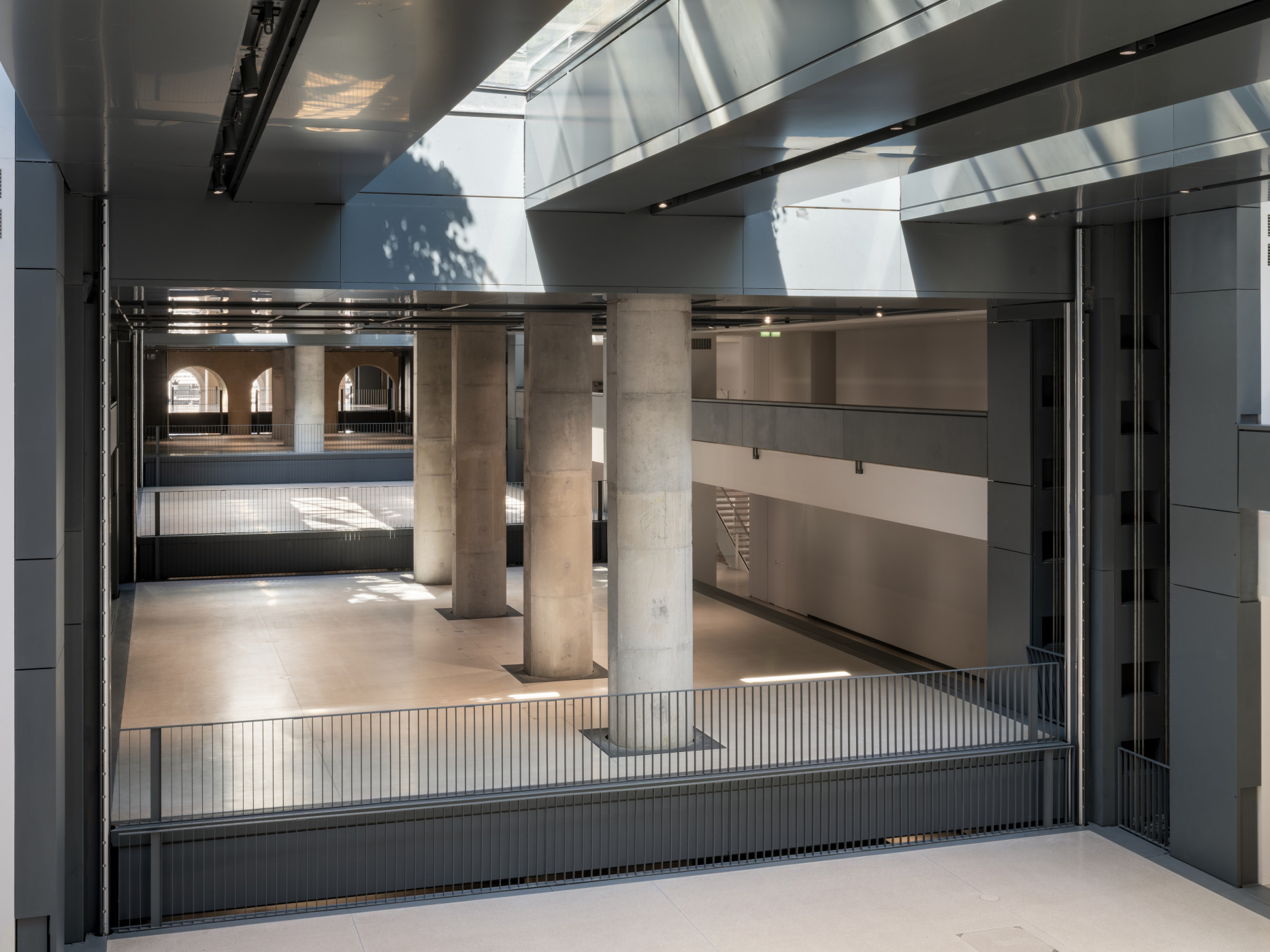 La Fondation Cartier pour l’art contemporain, 2 place du Palais-Royal, Paris. © Jean Nouvel / ADAGP, Paris, 2025. Photo © Martin Argyroglo