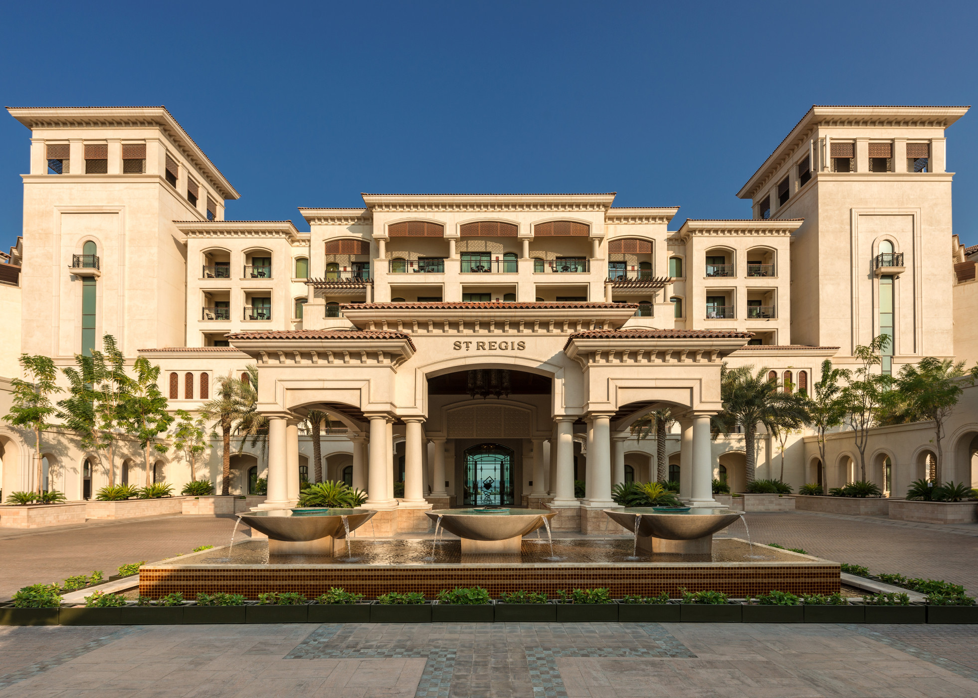St Regis Saadiyat Island Resort Home of Sotheby's Collectors' Week