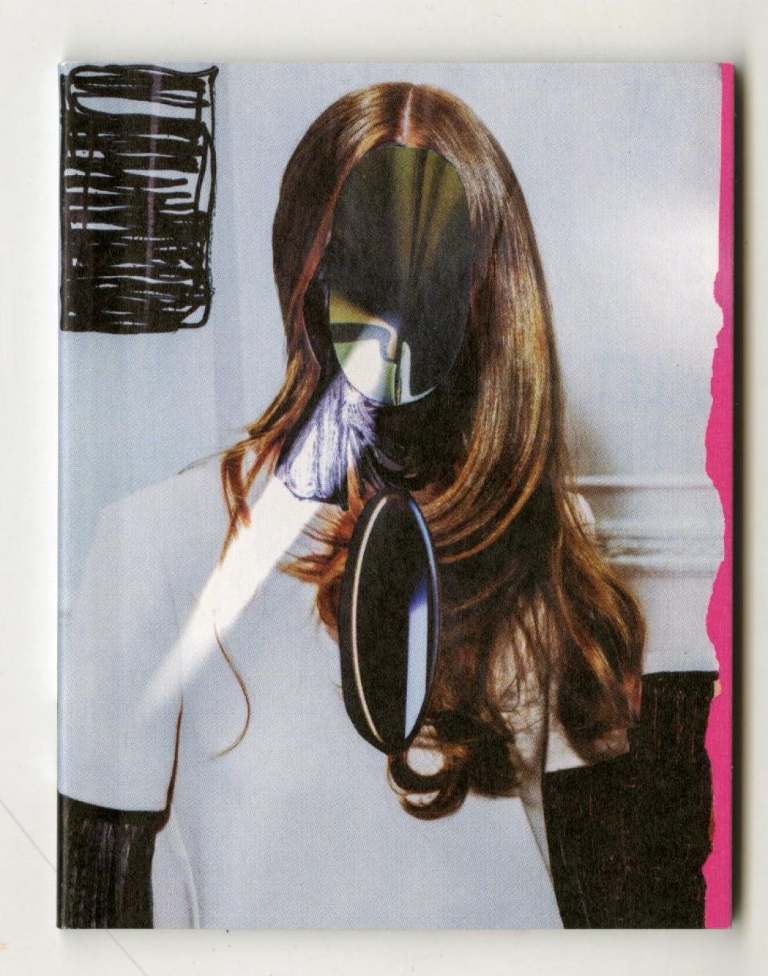 Marina Yee, Micro Book by Marina Yee in collaboration with Laila Tokyo, 2018, © Photo: Johan Mangelschots