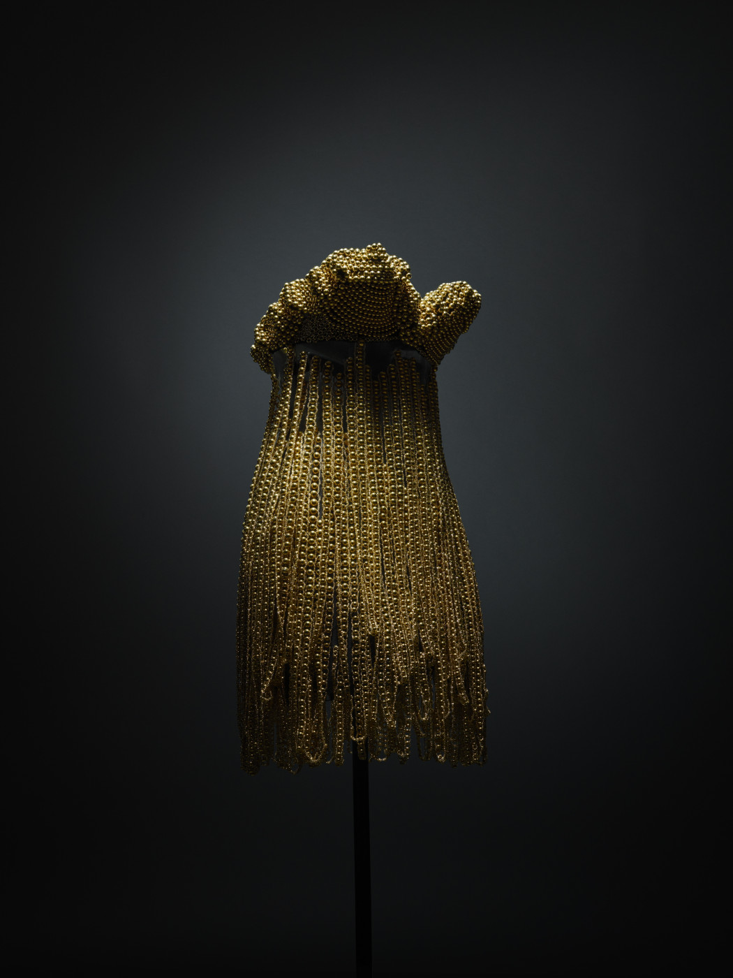 Azzedine Alaïa Haute Couture, Printemps-été 1989 Black silk chiffon dress embroidered with fringes of metallic beads and glass beads ©️ Andrea & Valentina