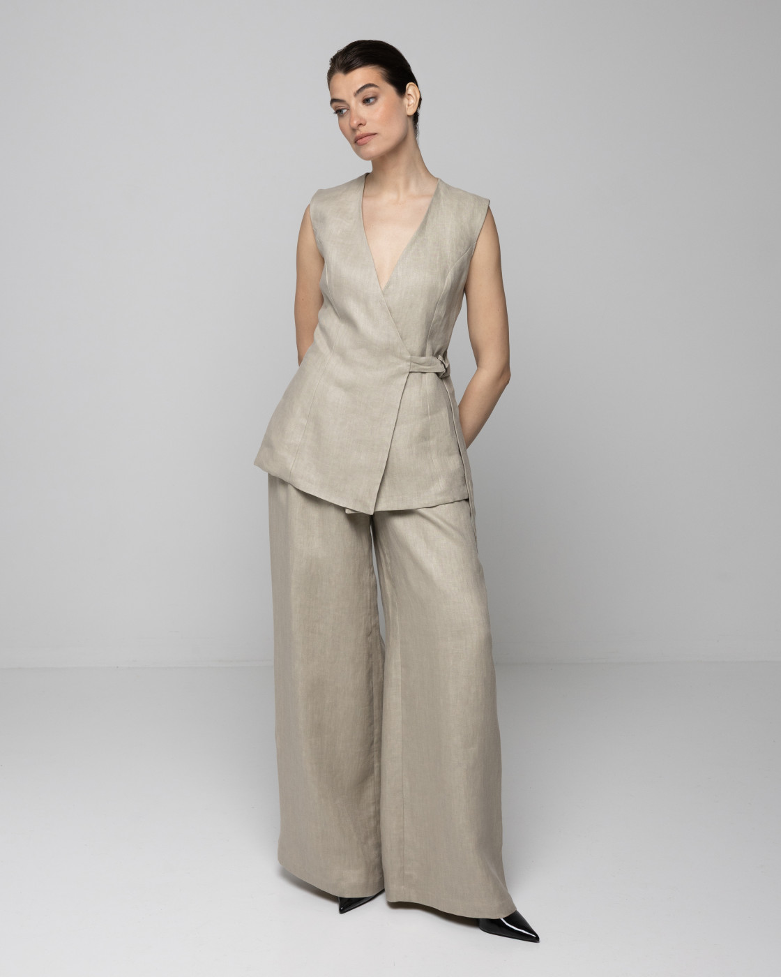 IACUBENCO Look 6 Linen beige-grey suit (Céleste jacket, Hélène trousers)